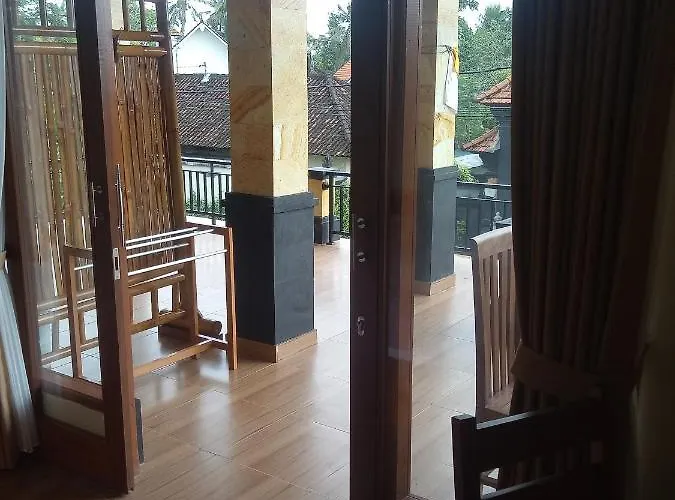 Okantara House Pensión
